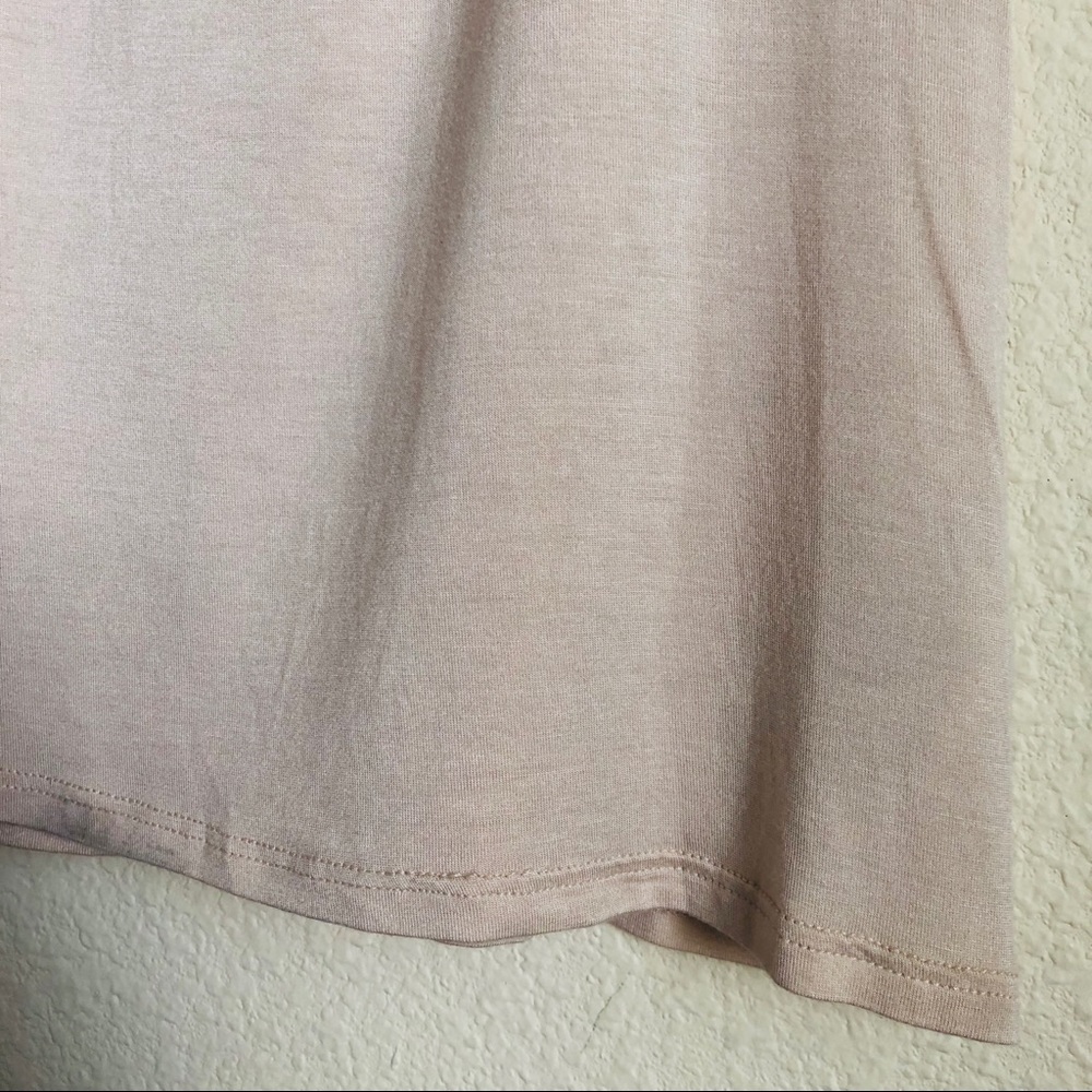 Guess cutout mock neck tank top in beige - Picture 2 of 4